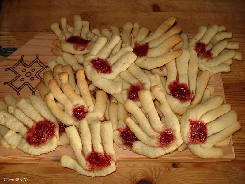 Tiedosto:Tuomaan pikkuleipa2b ms.jpg