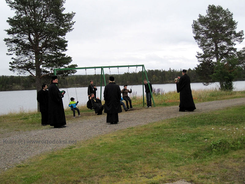 Tiedosto:Tp papit lysthilla.jpg