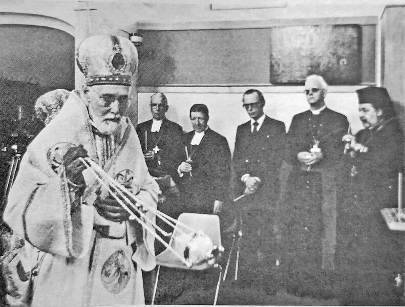 Tiedosto:Valamon kirkon vihkiminen 1977 ak-on.jpg