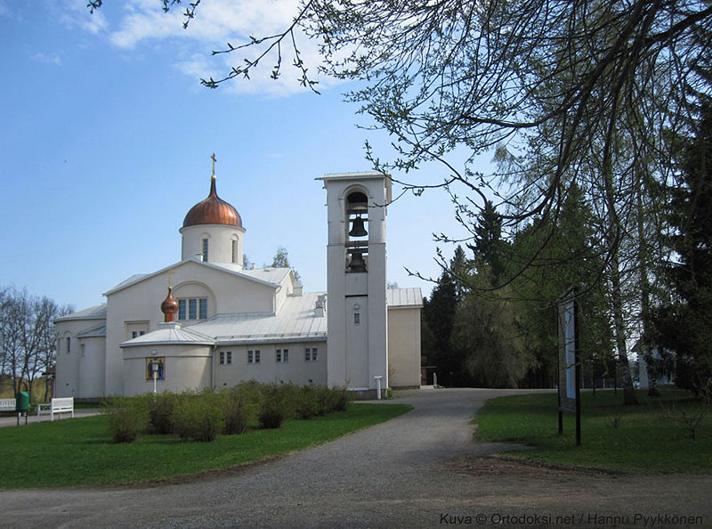 Tiedosto:Valamon kirkko 2012.jpg