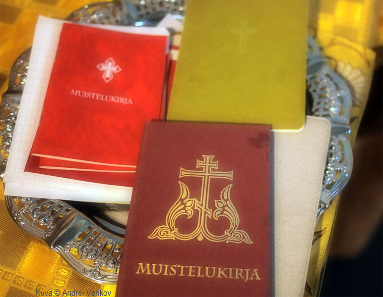 Tiedosto:Muistelukirjat av 2.jpg